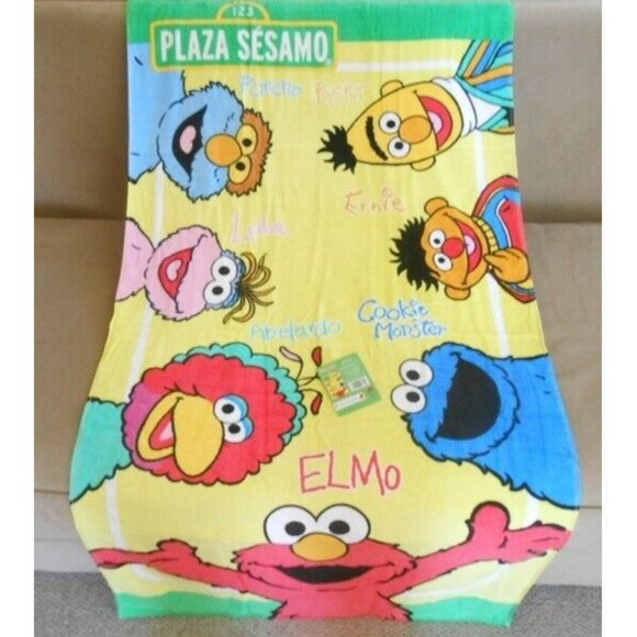 New Sesame Street Elmo Amigos Lola Bert Ernie Large Bath Beach Pool Gift Towel - Picture 2 of 3